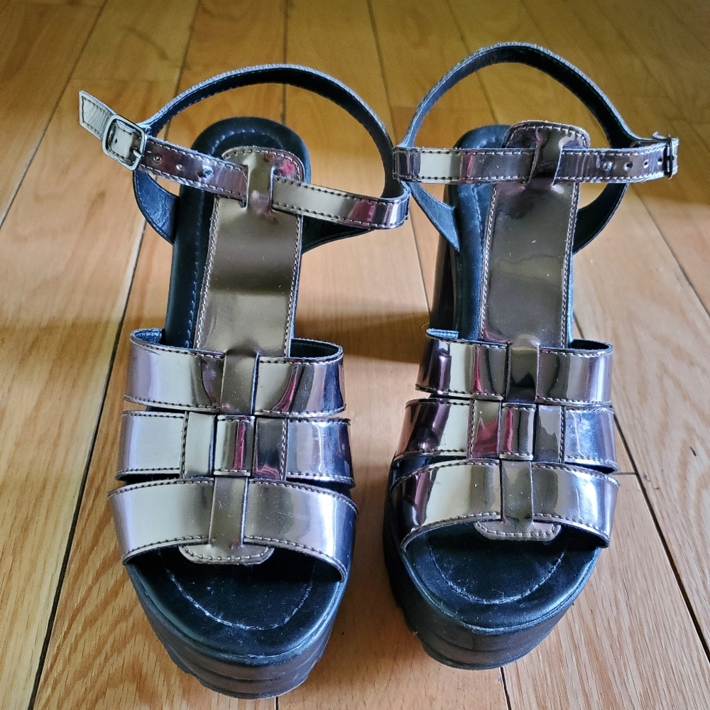 Sandal - Picture 2 of 6